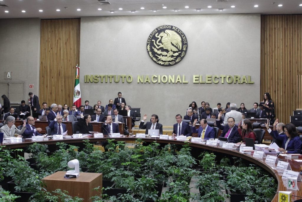 INE votará dictámenes de fiscalización