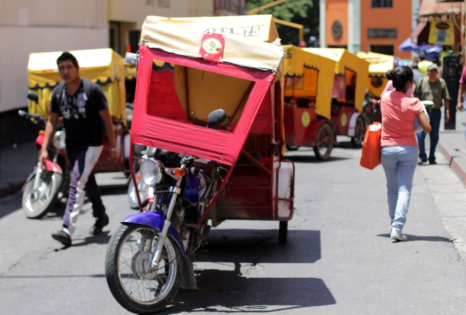 Mototaxis en Tláhuac no serán regulados: Semovi