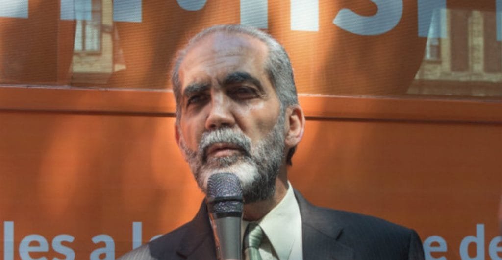 Juan Dabdoub le tapó la boca a joven que lo increpó