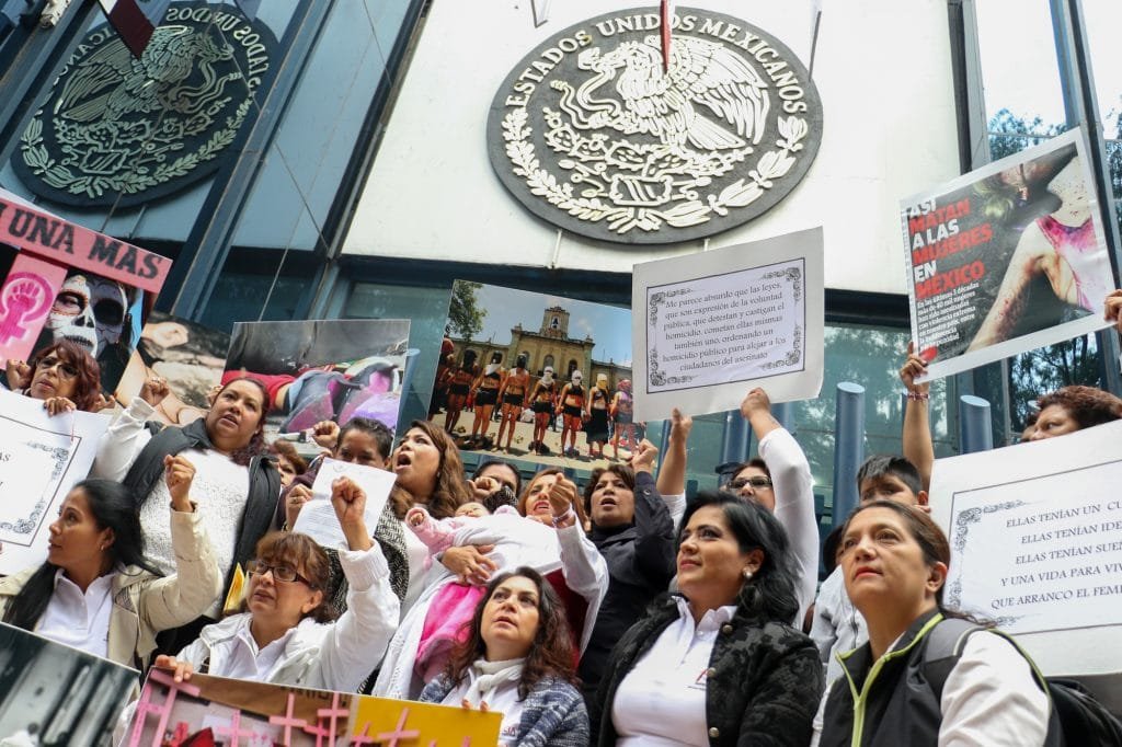 Exigen a PGR investigar feminicidios