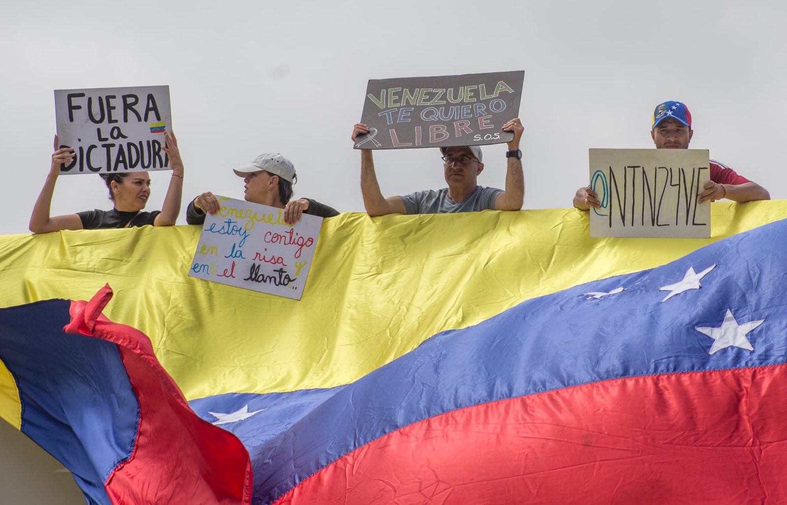 México pide a Maduro suspender Asamblea Constituyente