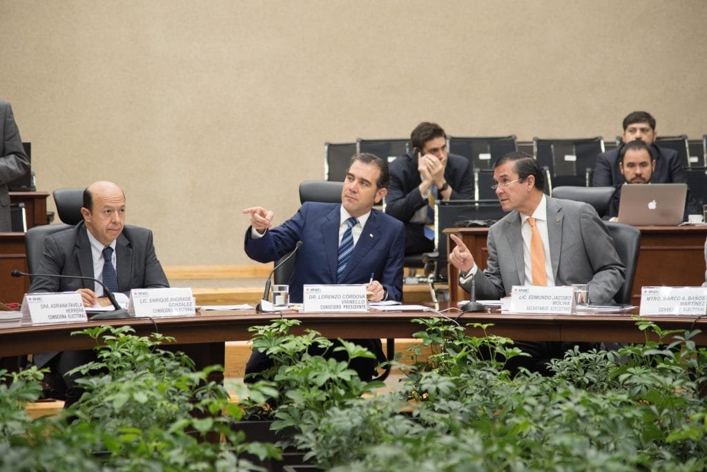 INE aprueba regulación de spots de presidenciables