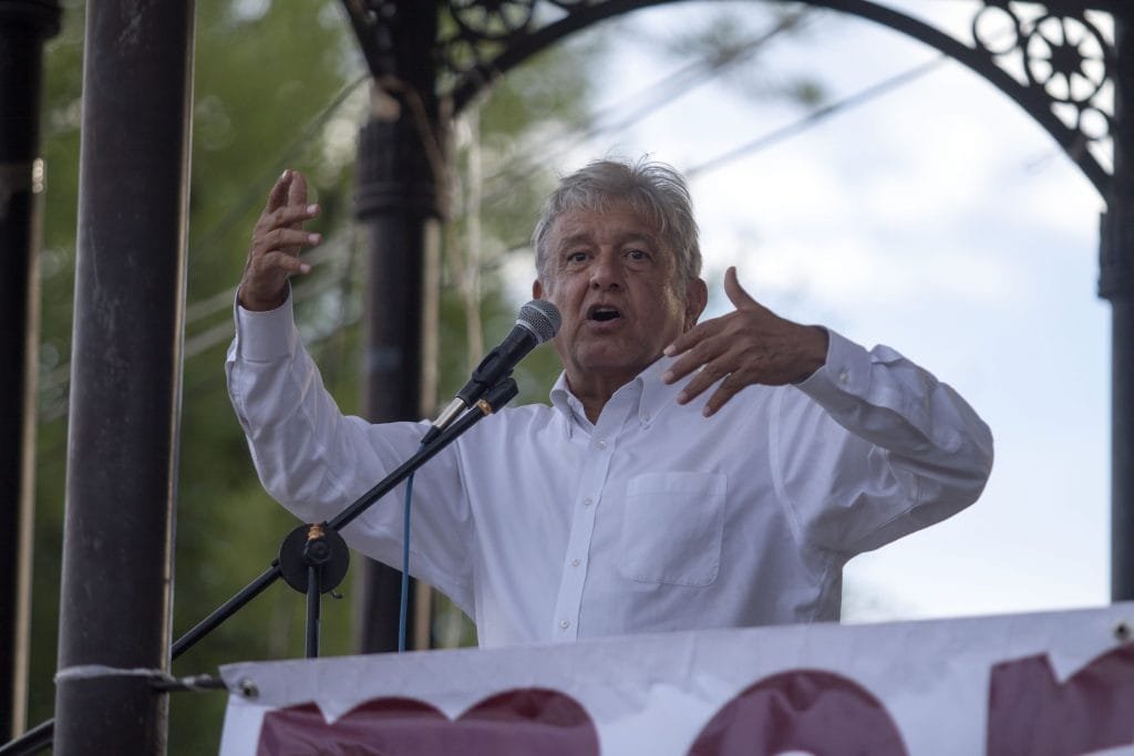 Quien no está con Morena, es de la mafia del poder: AMLO