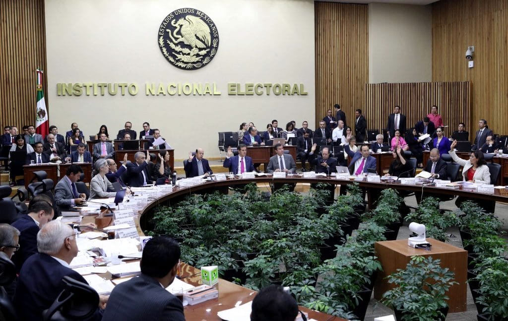 INE pide a Segob determinar si iglesia violo Estado laico