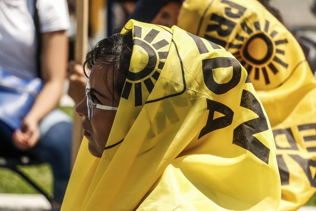 Dos expresidentes del PRD se suman a AMLO