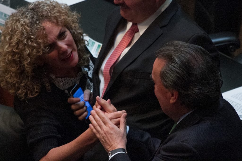 Luz María Beristain renuncia al PRD