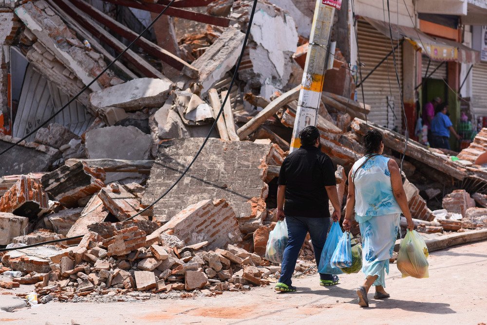 Aumenta a 96 la cifra de muertos por terremoto de 8.2 grados