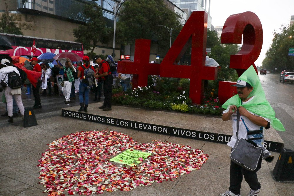 CEAV prepara reparación para más de 700 víctimas de caso Ayotzinapa