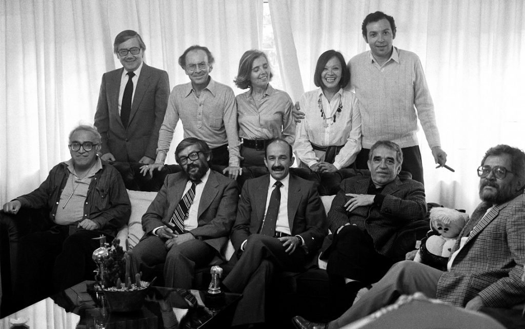 Escritor y reportero, Diego Enrique Osorno (Monterrey, 1980) ha dado voz a quienes representan los contrastes que surcan nuestro país: a los de abajo y a quienes el poder es su condición de vida.