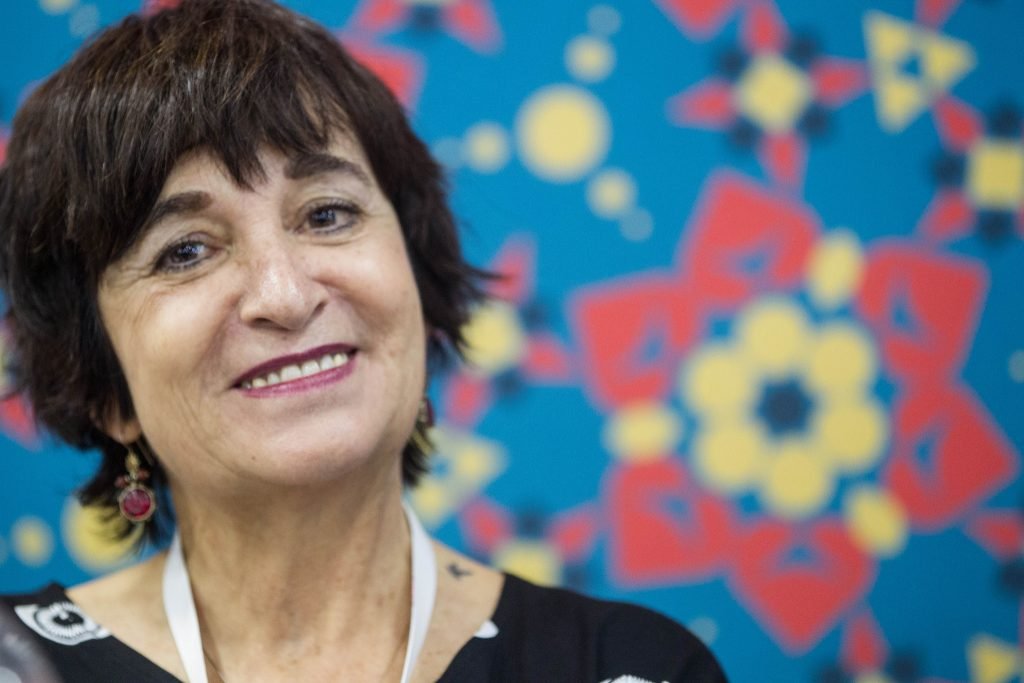 La gente escoge “creer la mentira”: Rosa Montero en la FIL Guadalajara