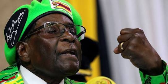 Mugabe no dimite y pide a Zimbabue volver "a la normalidad"