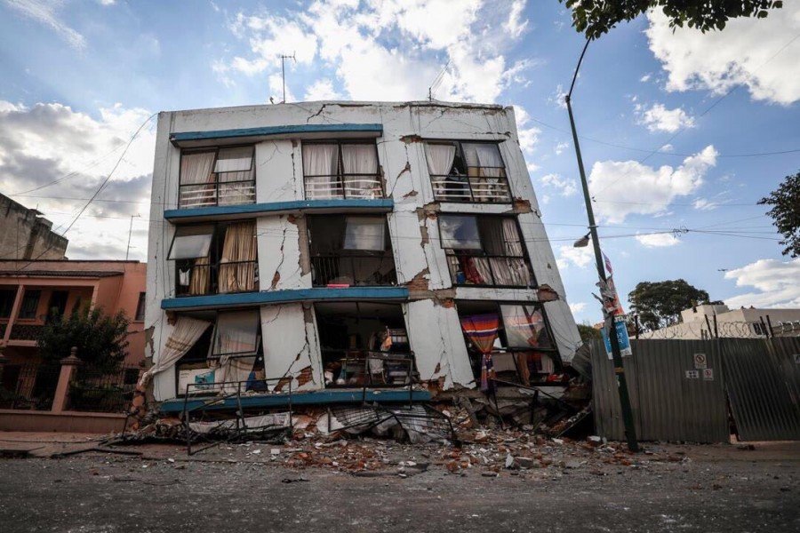 Frena amparo demolición de edificio colapsado