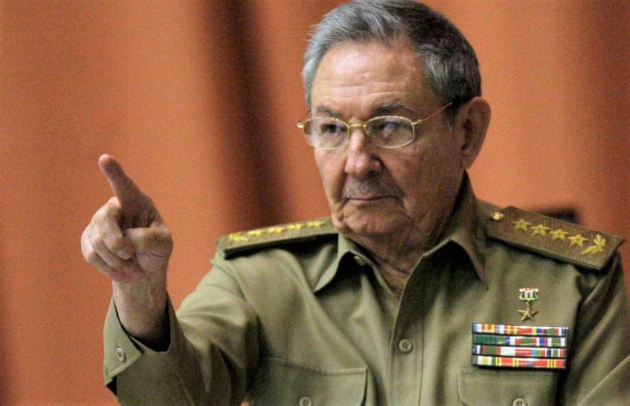 Confirma Raúl Castro su salida en abril de la Presidencia de Cuba