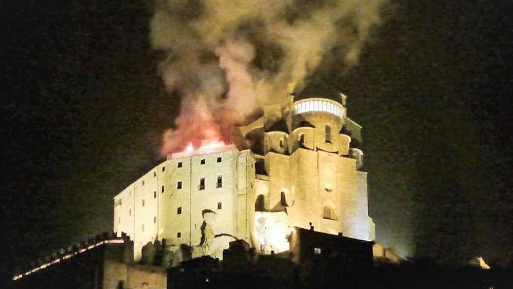 Sofocan incendio en la abadía que inspiró la novela 'El Nombre de la Rosa'