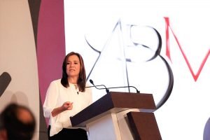 Anuncia Margarita Zavala que el INE autorizó su candidatura presidencial