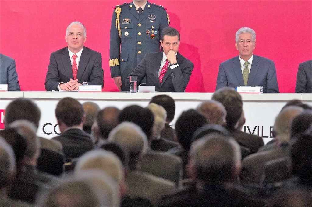 Asegura Peña Nieto que no meterá las manos en el proceso electoral