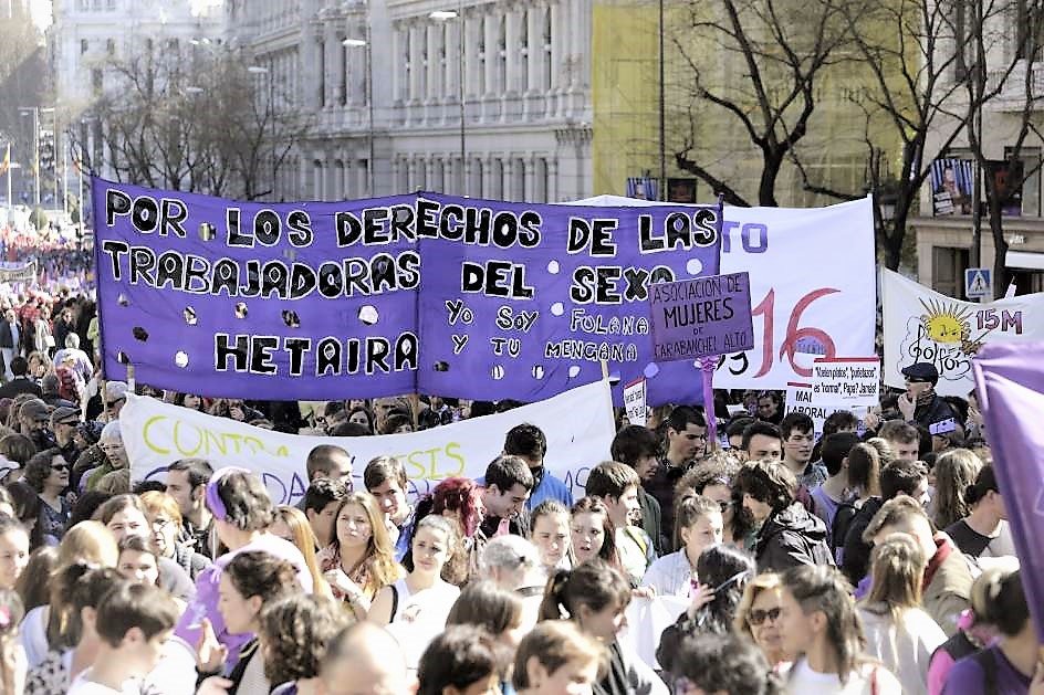 Inédita y masiva huelga marca día internacional de la mujer en España