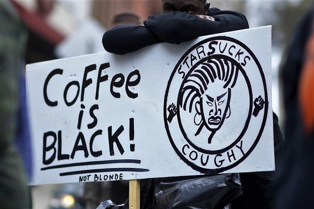 Realizará Starbucks evento vs el racismo, a raíz del incidente en Filadelfia