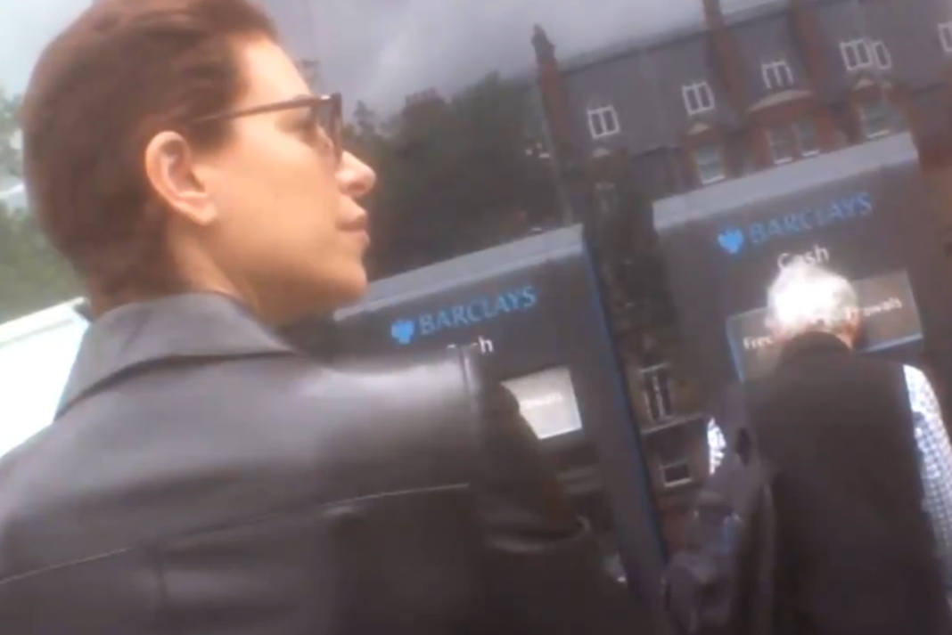 Video de la entrevista en Londres de Karime Macías